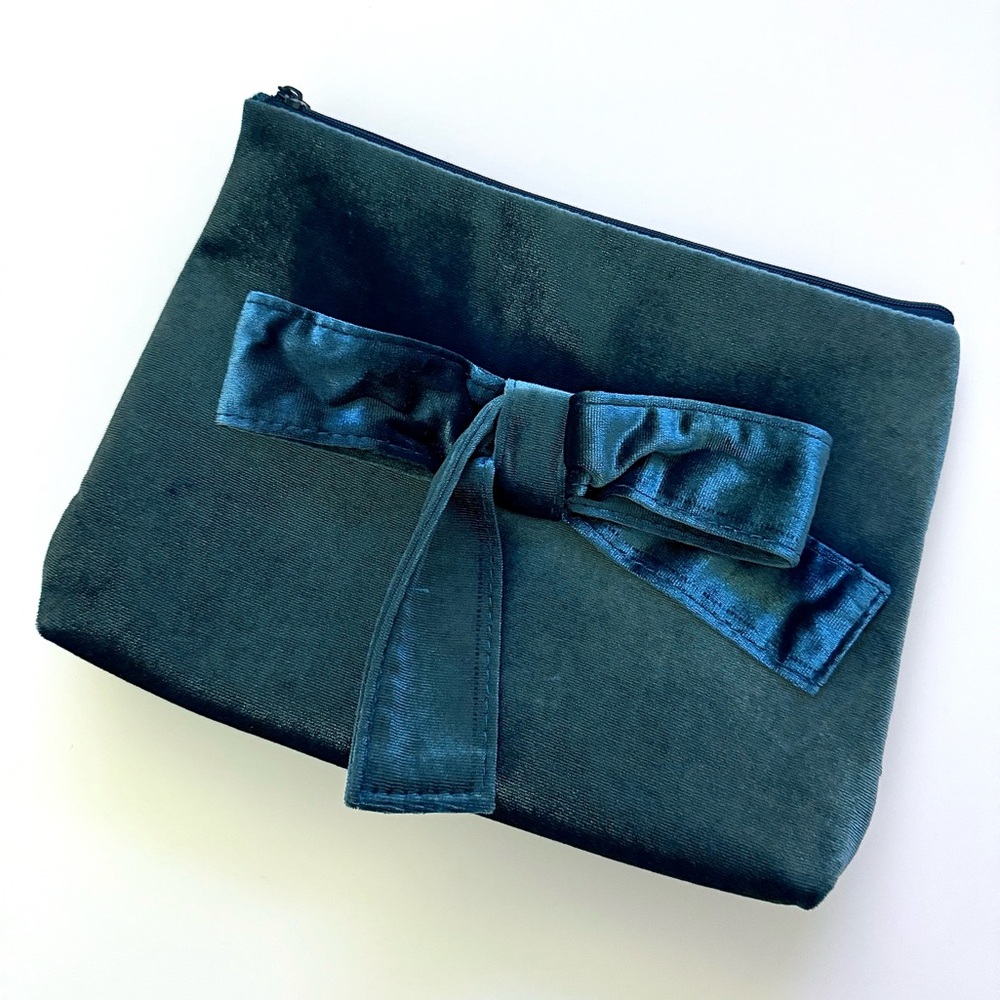 Ulta Beauty Blue Velvet Clutch/Cosmetics Bag with Bow